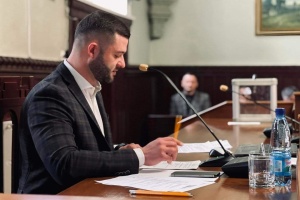 Мер Мукачева звинувачує депутатів міськради у саботажі засідань