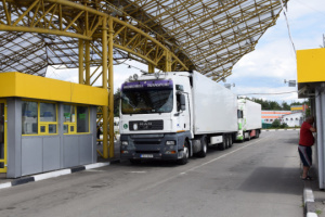 У пункті пропуску «Ягодин-Дорогуськ» відновили рух вантажівок