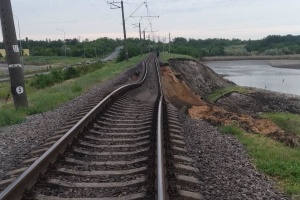 Поблизу Нікополя просіло залізничне полотно