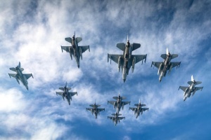 Підготовка техперсоналу для роботи з F-16 може бути довшою за навчання льотчиків – експерт