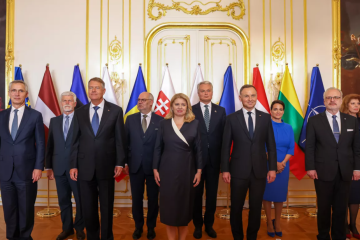Líderes de los Nueve de Bucarest seguirán apoyando a Ucrania