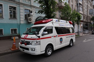 三重県消防署の人道支援用救急車、ウクライナへ到着