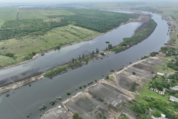 ウクライナ南部ヘルソン州軍行政府、水の引いた後の自治体の写真を公開