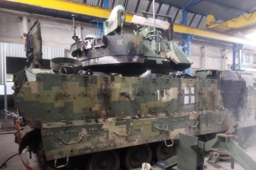 ウクライナ国防次官、ロシアの攻撃が直撃した歩兵戦闘車「ブラッドレー」の写真公開