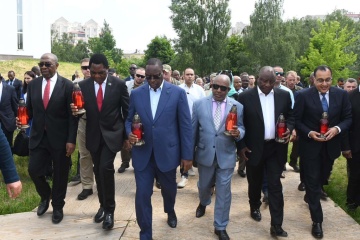 アフリカ７か国首脳・外相、キーウ州ブチャを視察