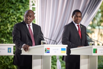 Presidente de Sudáfrica presenta en Kyiv un plan de paz africano de 10 puntos