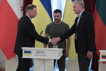 Zełenski rozmawiał z prezydentami Polski i Litwy o potrzebach wojsk ukraińskich

