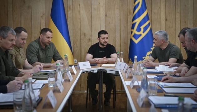 Wołodymyr Zełenski odbył naradę z wojskowymi w Odessie

