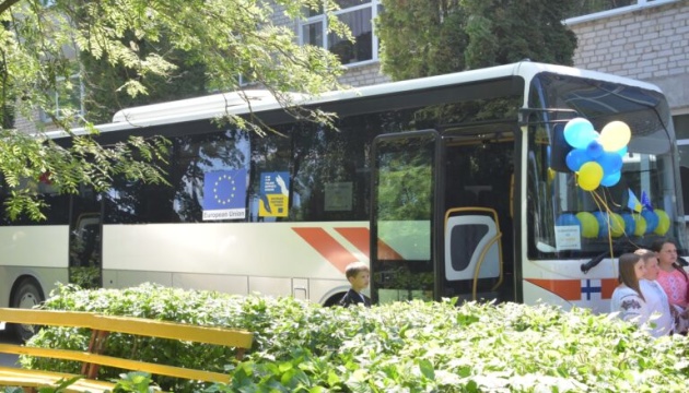 Житомирщина отримала від Фінляндії три автобуси для перевезення дітей