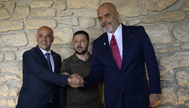 Zelensky se reúne con los primeros ministros de Albania y Macedonia del Norte en Moldavia