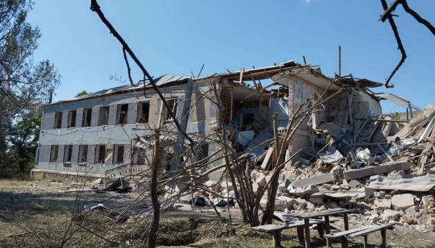 Russian aerial bombs destroy music school in Kherson region