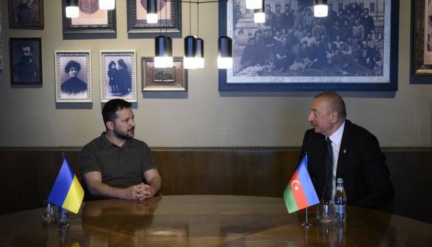 Zelensky, Aliyev discuss reconstruction of Ukraine