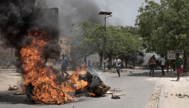 Під час протестів у Сенегалі після ув'язнення лідера опозиції дев'ятеро загиблих