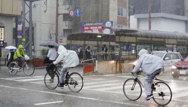 У Японії три західні префектури накрив потужний штормовий фронт