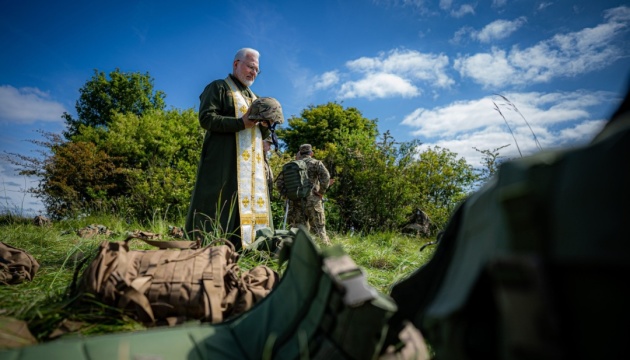 Українські капелани пройшли навчання у Британії