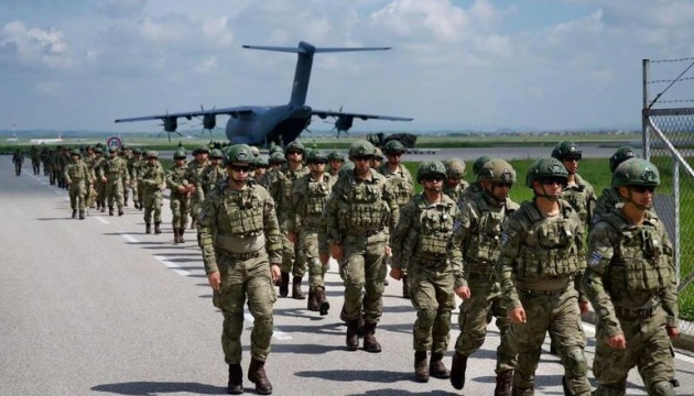 Додаткові сили НАТО почали прибувати в Косово
