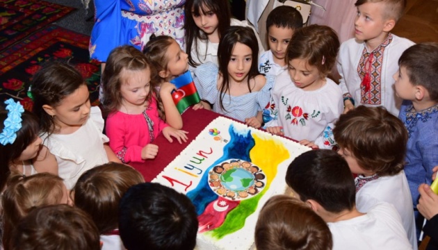 У Баку відбувся святковий захід для українських дітей