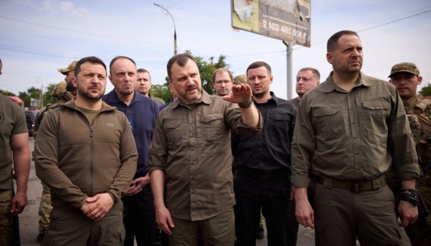 Volodymyr Zelensky arrive dans la région de Kherson pour une visite de travail