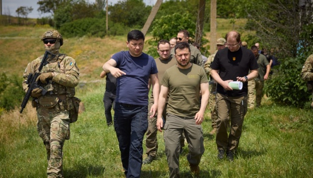 Zelensky comes to Mykolaiv region to monitor flood response