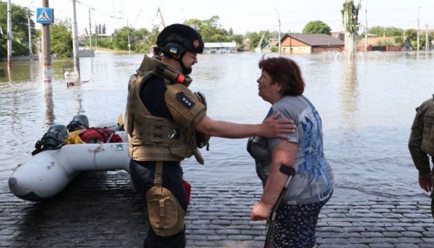 Із зони підтоплення на Херсонщині евакуювали вже 2 339 людей