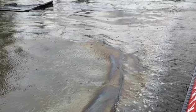 У затопленому Херсоні виявили нафтову пляму
