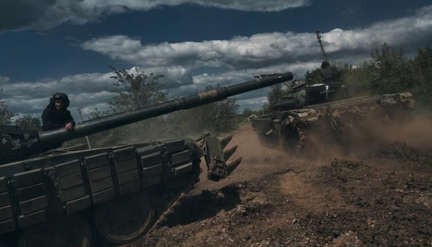 ウクライナ軍、東部の複数方面で同時攻勢開始＝国防次官