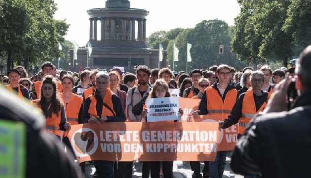У Німеччині зафіксували 580 злочинів, скоєних екоактивістами «Останнього покоління»