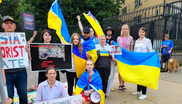 У Вашингтоні пікетували посольство РФ - вимагали припинити воєнні злочини в Україні