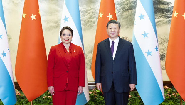 Сі Цзіньпін привітав «історичне рішення» Гондурасу про розрив дипзв'язків із Тайванем 