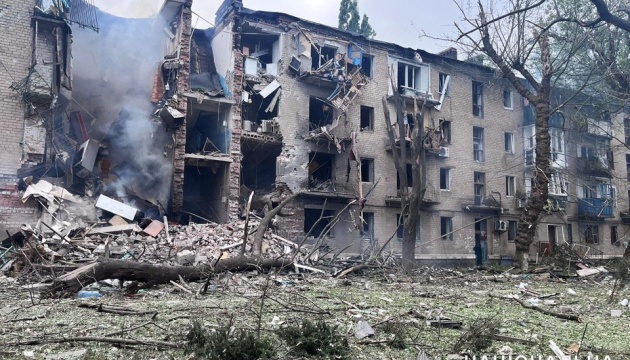 Росіяни за добу обстріляли 11 населених пунктів Донеччини — поліція показала наслідки