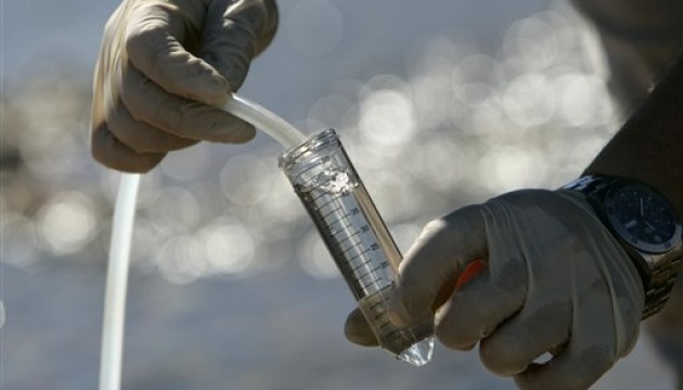 Oil products found in two rivers in Kherson region