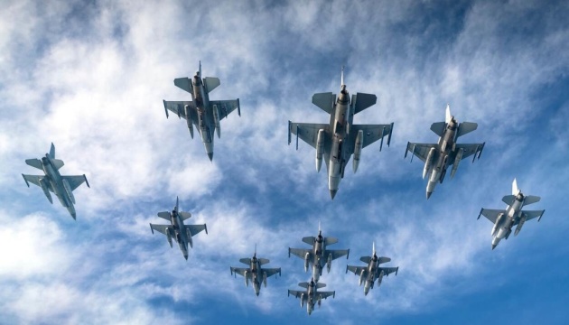 F-16 можуть збивати безпілотники й ракети, потрібно все це відпрацьовувати на практиці - Ігнат