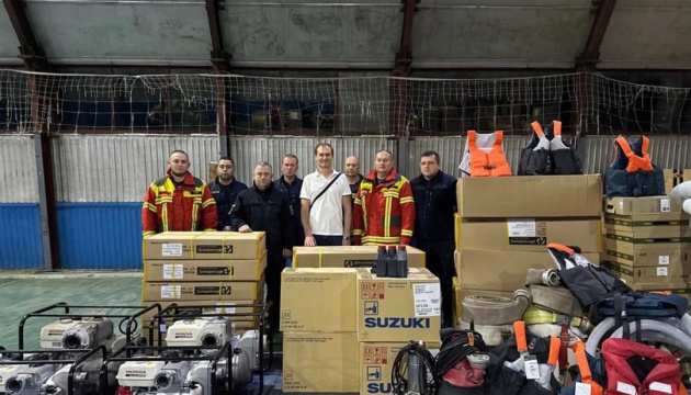 Австрія передала Україні обладнання для ліквідації підтоплень та порятунку людей