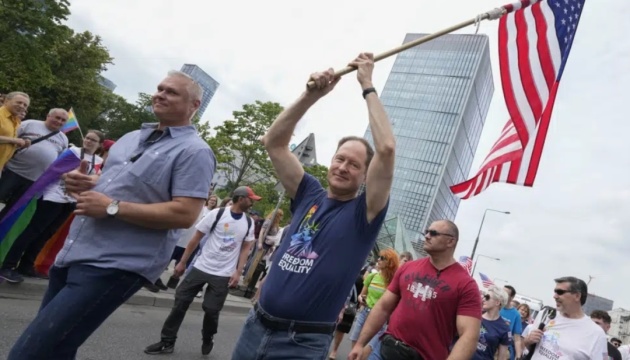 Посол США взяв участь у прайд-параді у Варшаві