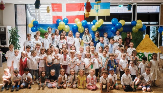 Свято останнього дзвоника відзначили в українській школі «Родовід» у Копенгагені
