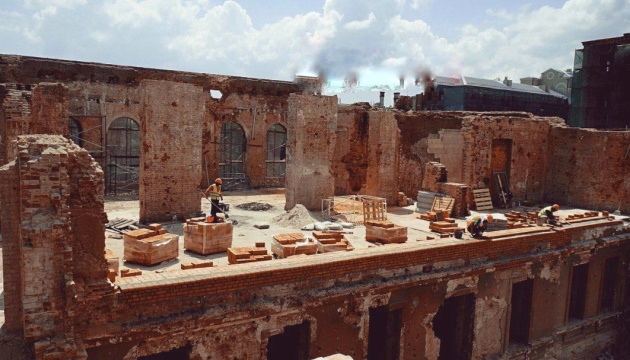 Загарбники у Маріуполі знищили бібліотеку Короленка
