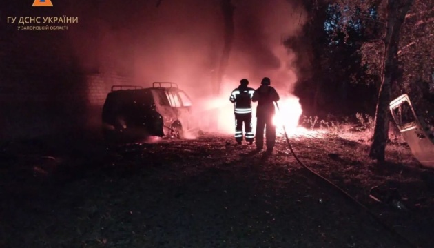 У селищі поблизу Запоріжжя внаслідок нічної атаки сталася пожежа