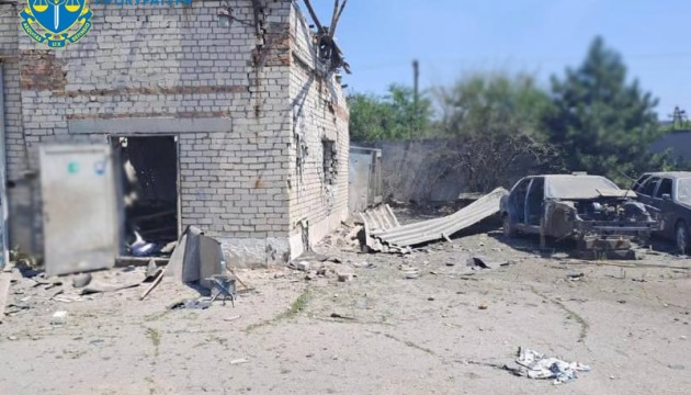 Russians attack residential areas in Kherson with artillery, civilian killed