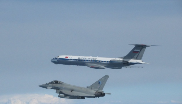 Британські винищувачі перехопили три літаки РФ біля повітряного простору НАТО