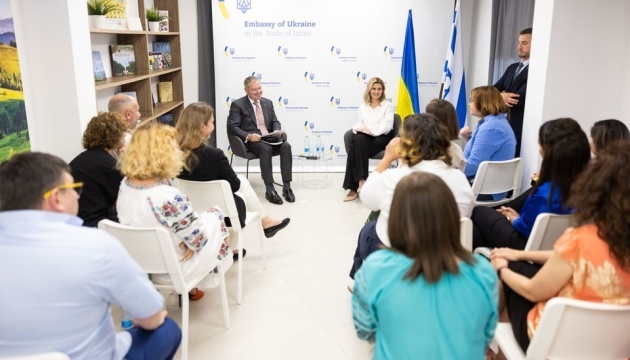 Zelenska visits the Cultural Center of Ukraine in Israel