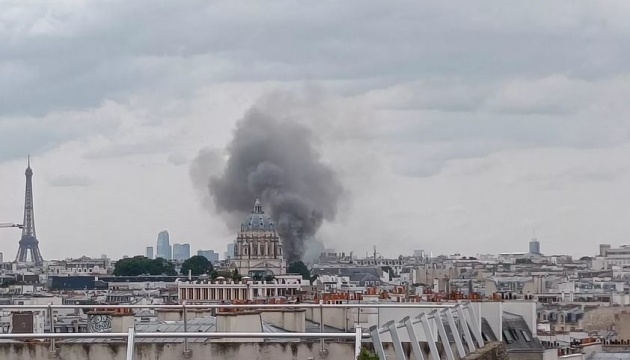 У Парижі вибухнув газ - загорілися кілька будівель, 16 людей зазнали поранень