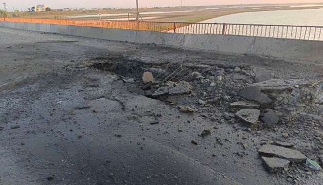 Росіяни звели понтонну переправу після удару по Чонгарському мосту