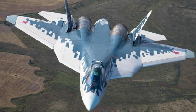 Fejk - najnowszy Su-57 zniszczył ukraińskie samoloty z rekordowej odległości

