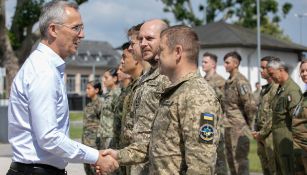 Столтенберг у Німеччині відвідав групу з безпекової допомоги Україні