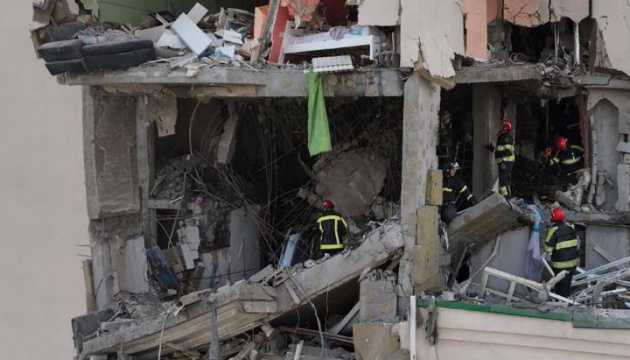 W Kijowie od spadających odłamków rakiety zginęły trzy osoby, osiem zostało rannych – Klymenko