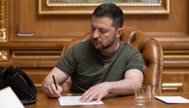 Präsident Selenskyj unterzeichnet Gesetz über politisch exponierte Personen
