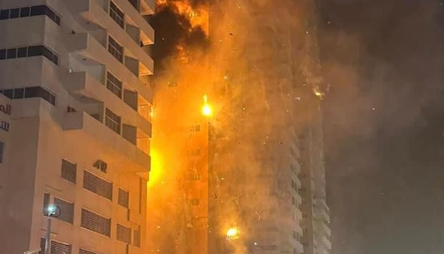 В ОАЕ сталася пожежа у хмарочосі