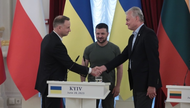 Zelensky tells Poland, Lithuania presidents about needs of Ukrainian troops