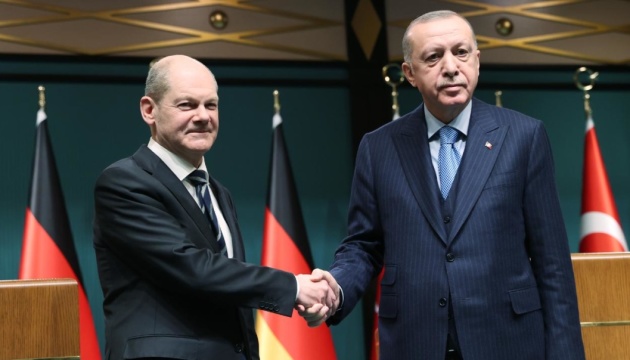 Ердоган обговорив з Шольцом членство Швеції в НАТО
