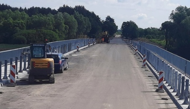 На Львівщині відкрили рух мостом через річку Західний Буг